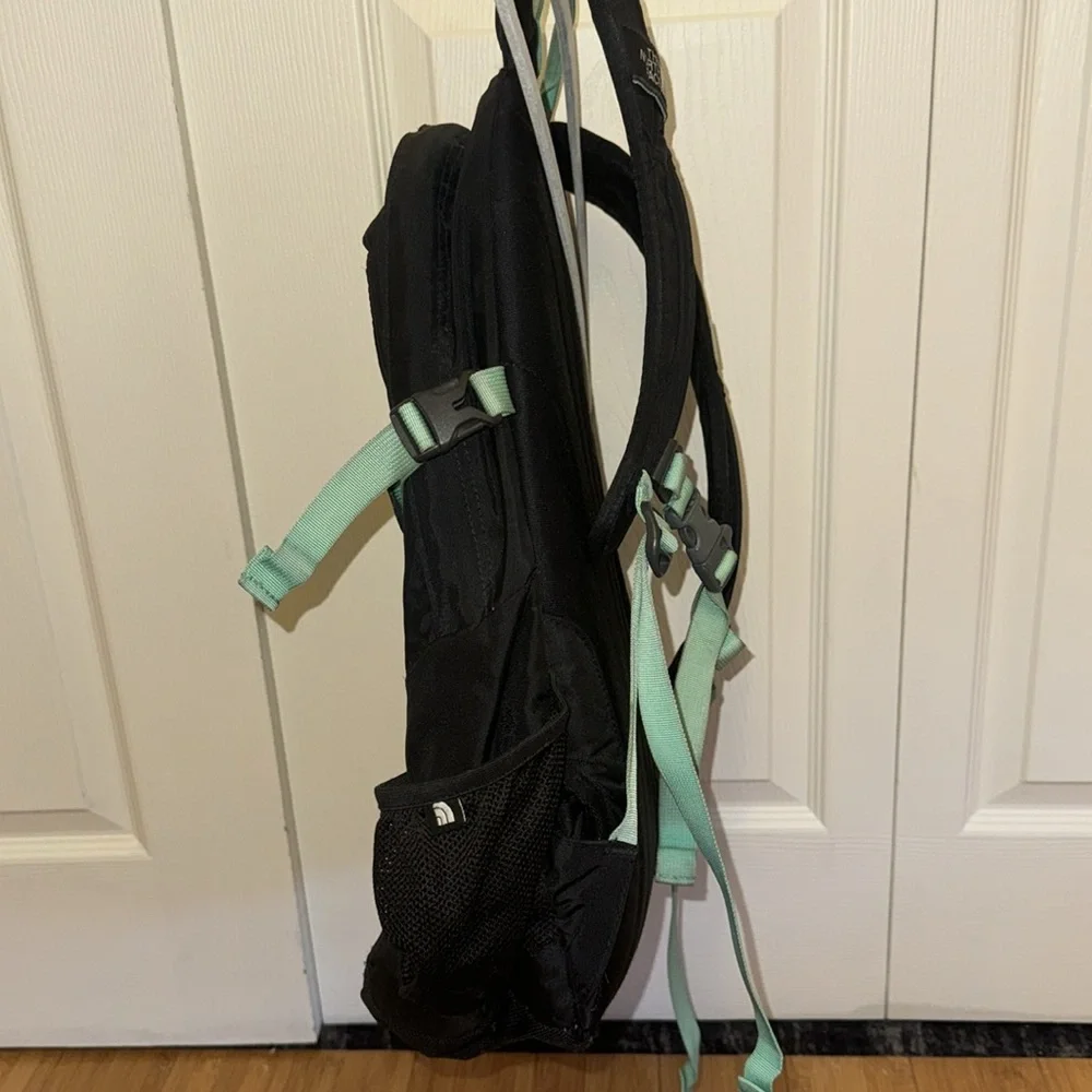 the north face borealis backpack - Picture 3 of 6